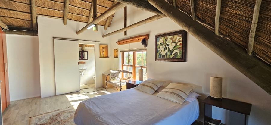 5 Bedroom Property for Sale in Stilbaai Oos Western Cape